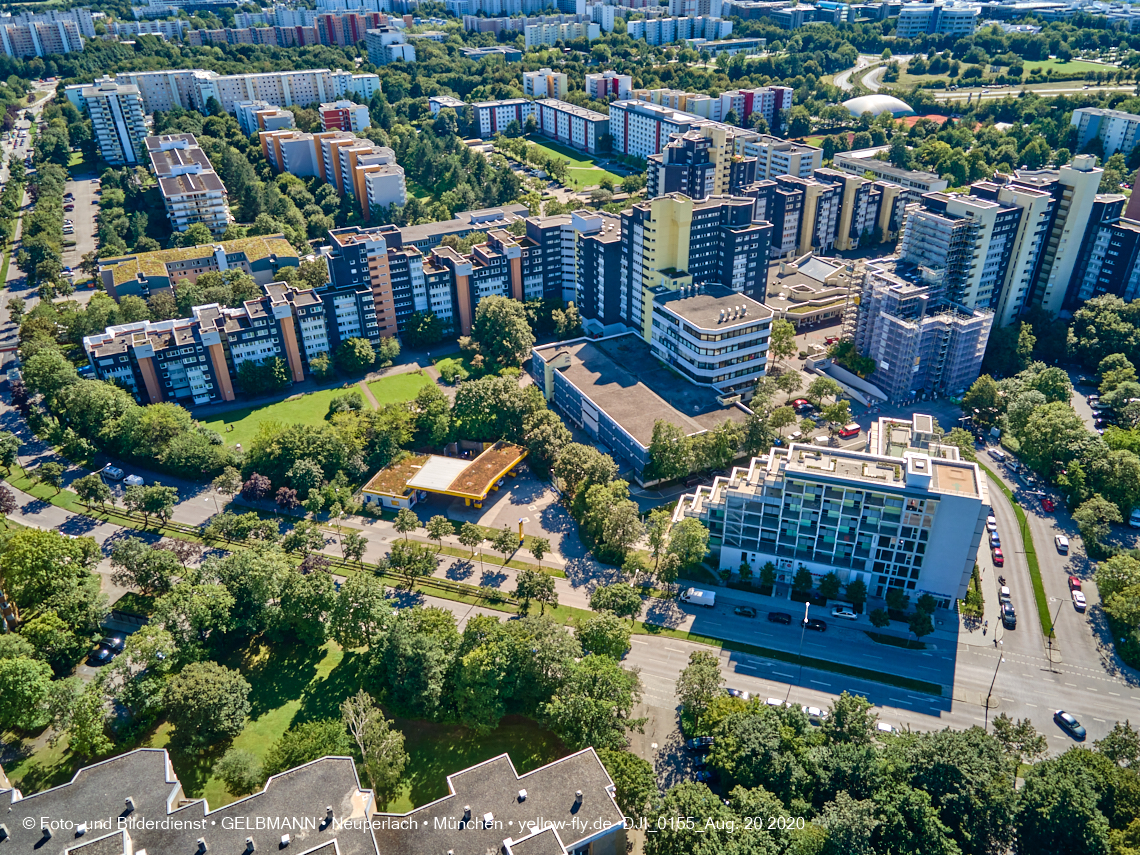 20.08.2020 - Marx-Zentrum - Wohnanlage KMR 52-62 und Studentenwohnheim in Neuperlach